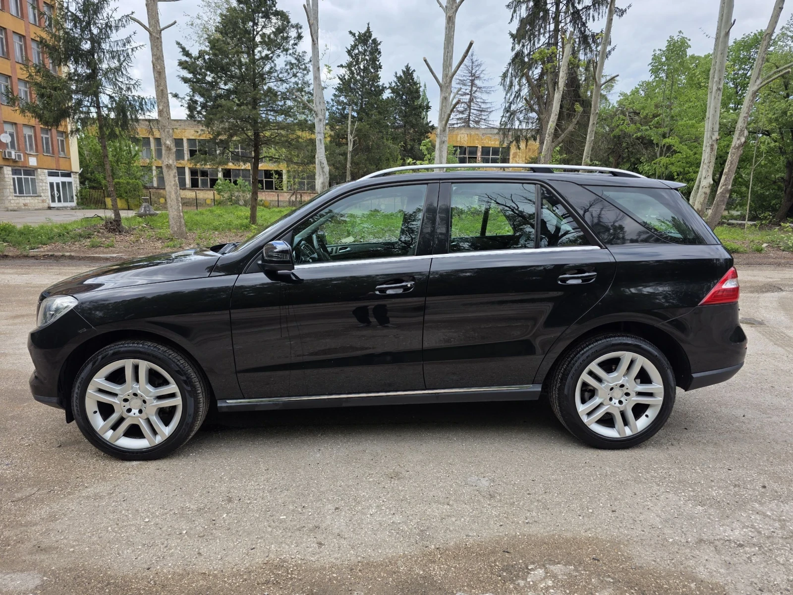 Mercedes-Benz ML 350 3, 0CDI-258kc BLUETEC  4MATIC, снимка 2 - Автомобили и джипове - 54386328