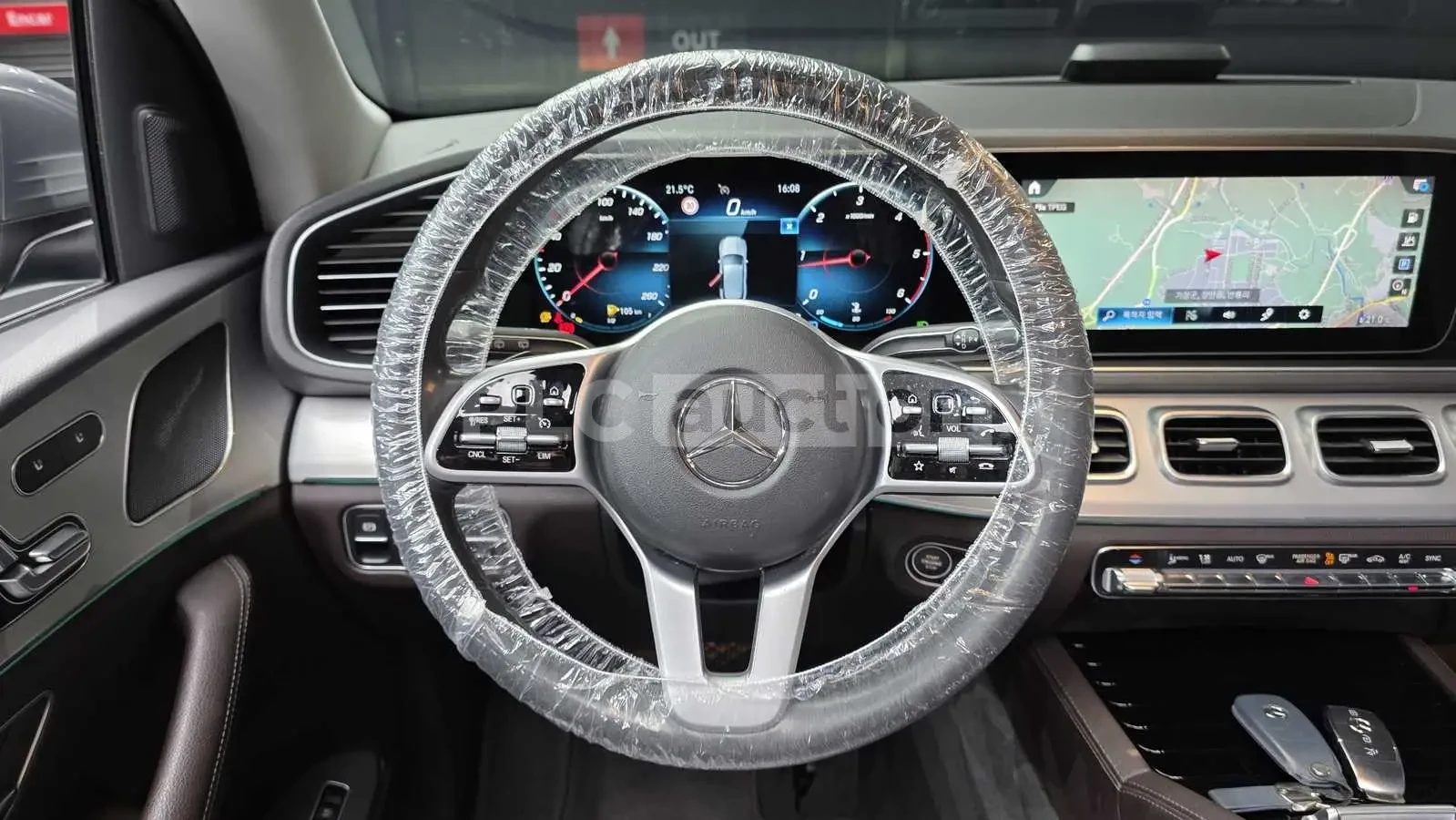 Mercedes-Benz GLE 300 d 4MATIC| КАМЕРА| ПОДГРЕВ| ПАНОРАМА| ВКЛ.ТЕХНОТЕСТ, снимка 6 - Автомобили и джипове - 54945746