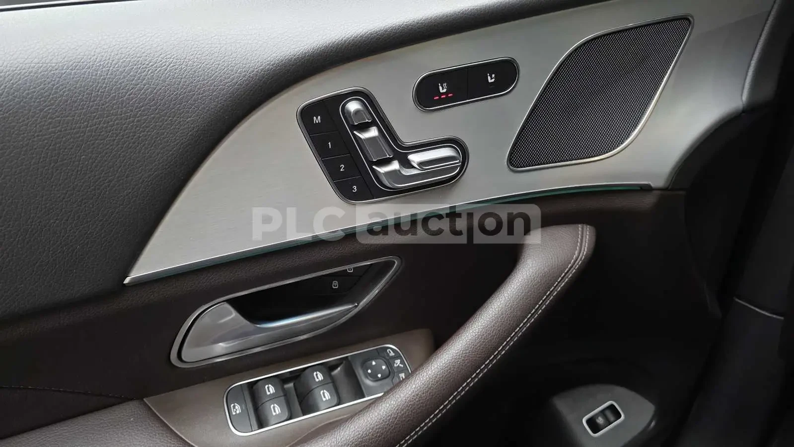 Mercedes-Benz GLE 300 d 4MATIC| КАМЕРА| ПОДГРЕВ| ПАНОРАМА| ВКЛ.ТЕХНОТЕСТ, снимка 11 - Автомобили и джипове - 54945746