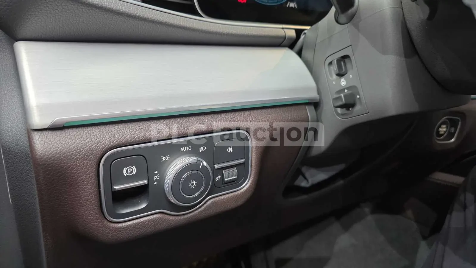 Mercedes-Benz GLE 300 d 4MATIC| КАМЕРА| ПОДГРЕВ| ПАНОРАМА| ВКЛ.ТЕХНОТЕСТ, снимка 12 - Автомобили и джипове - 54945746