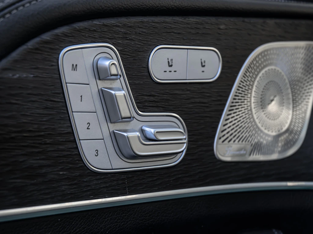 Mercedes-Benz GLE 350 4MATIC* FULLY LOADED* FULLY SERVICED AT MERCEDES, снимка 13 - Автомобили и джипове - 55724301