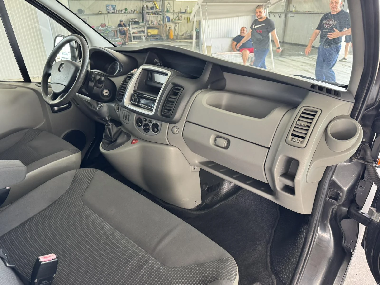 Opel Vivaro 2.0CDTI* 115ps* 9места* 6ск* КЛИМАТИК, снимка 11 - Бусове и автобуси - 54790385