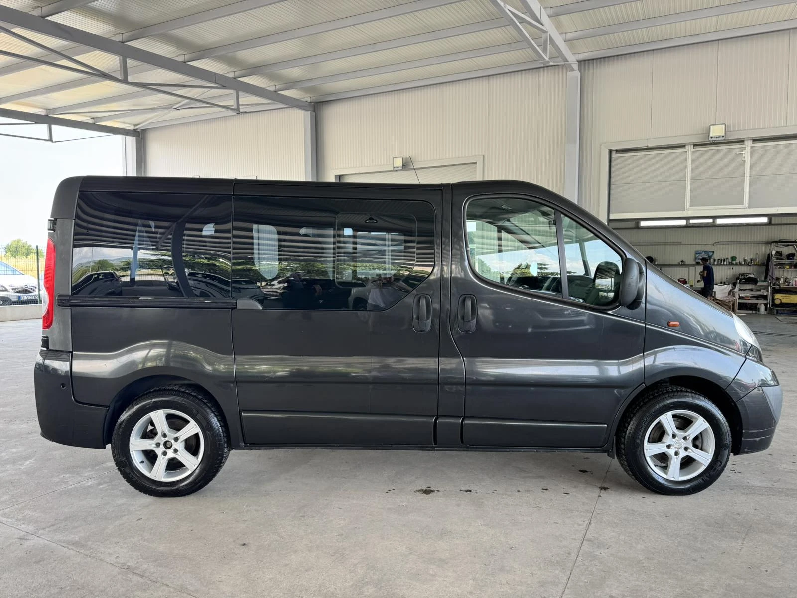 Opel Vivaro 2.0CDTI* 115ps* 9места* 6ск* КЛИМАТИК, снимка 6 - Бусове и автобуси - 54790385