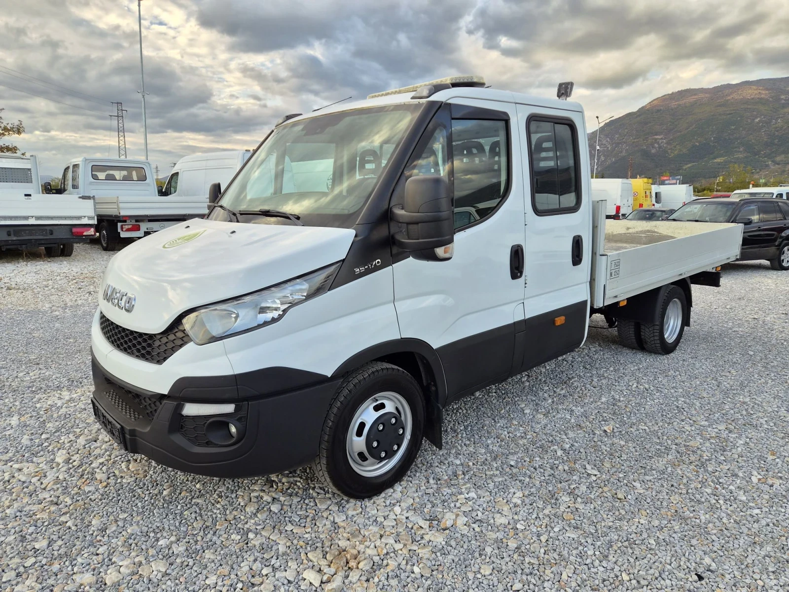 Iveco Daily 35c17 * 7 местен * Бордови * Клима * До 3.5 тона