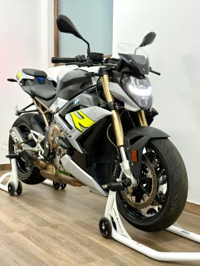     BMW S 1000R