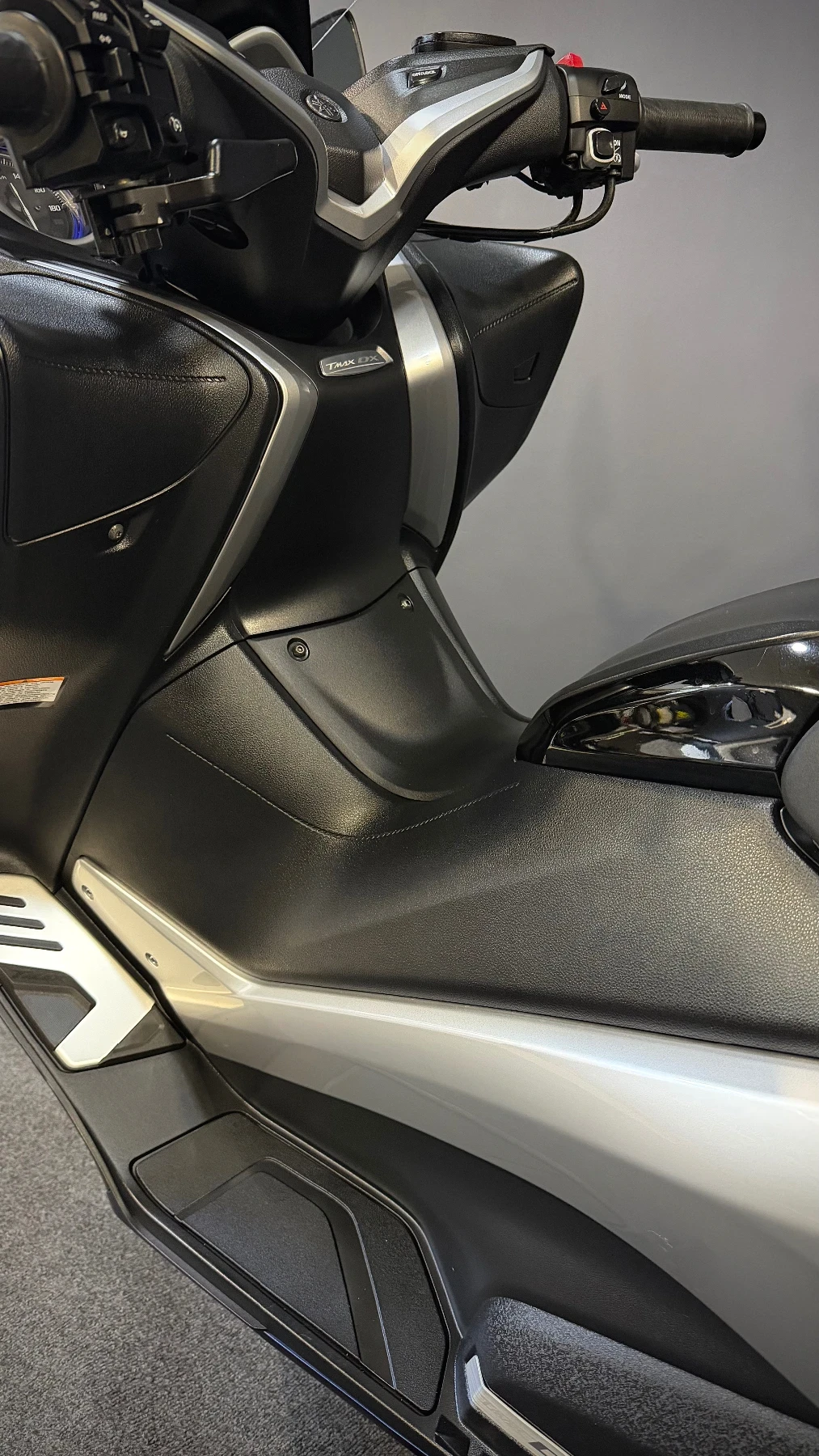 Yamaha T-max 530DX темпомат| погрев| ЛИЗИНГ, снимка 17 - Мотоциклети и мототехника - 55413662