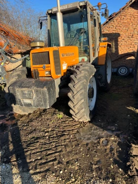 Трактор Claas, снимка 3