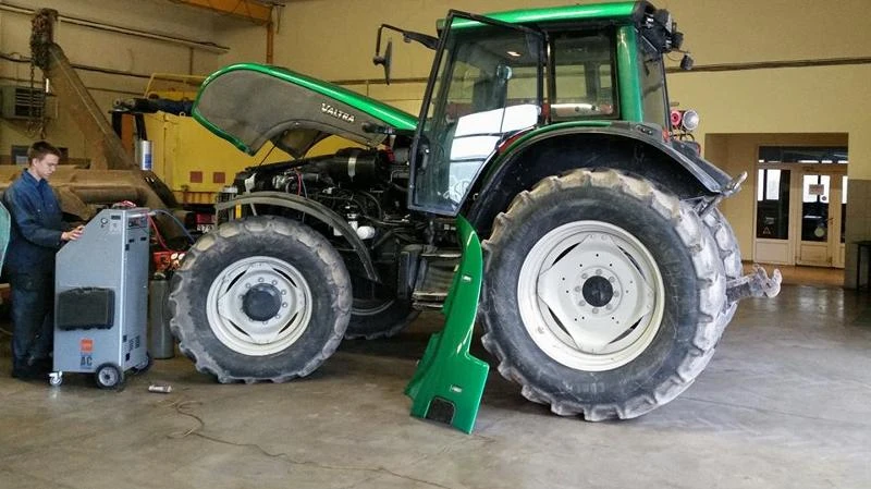 Булдозер New Holland ремонт на климатици, снимка 2 - Индустриална техника - 54403730