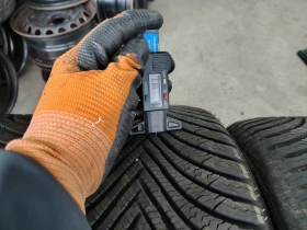 Гуми Зимни 215/55R17, снимка 4