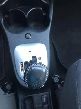 Toyota Yaris 14 TDI NAVI KLIMA AVTOMAT, снимка 5