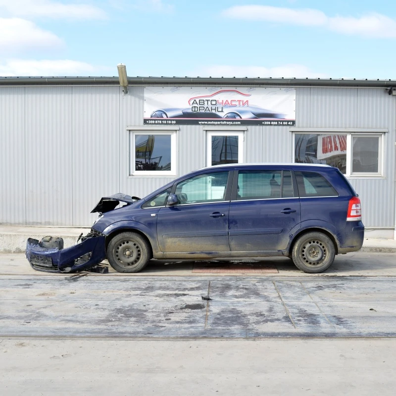 Opel Zafira 1.9 CDTI, снимка 3 - Автомобили и джипове - 44273164