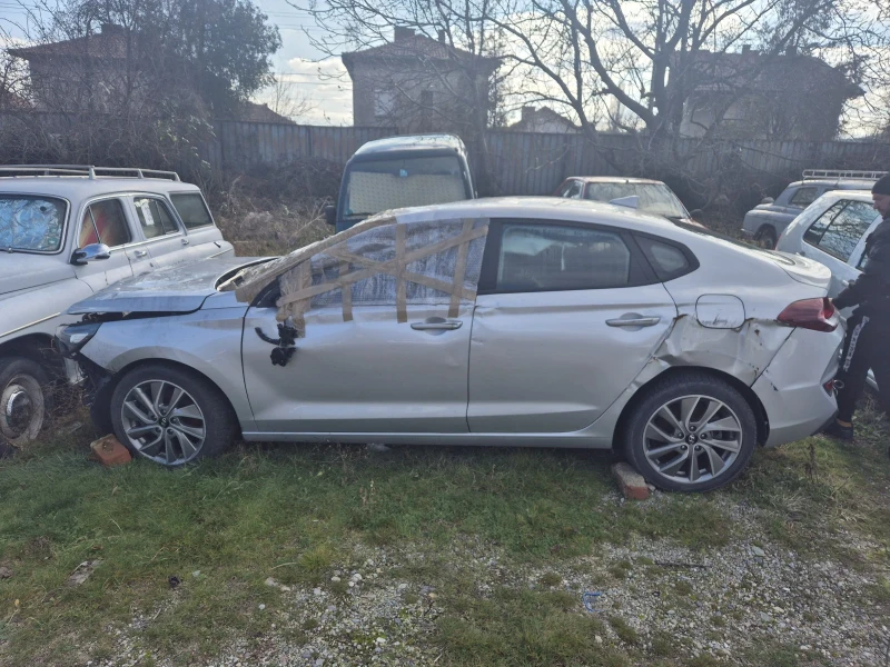 Hyundai I30 1.6, снимка 9 - Автомобили и джипове - 48377354