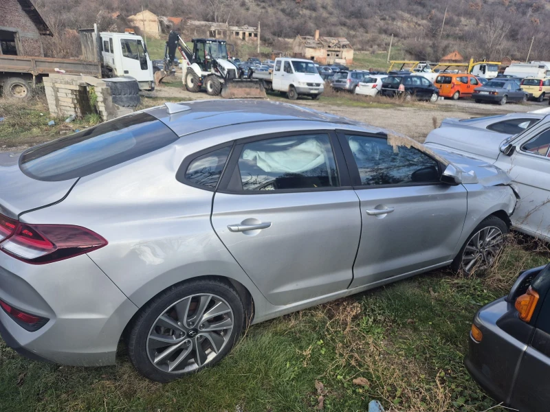 Hyundai I30 1.6, снимка 6 - Автомобили и джипове - 48377354