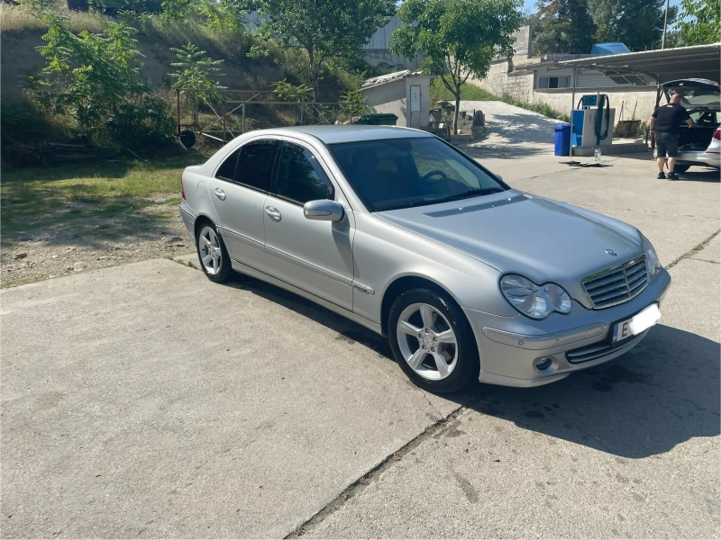 Mercedes-Benz C 180 1.8 Компресор Бензин/Газ, снимка 4 - Автомобили и джипове - 48884371