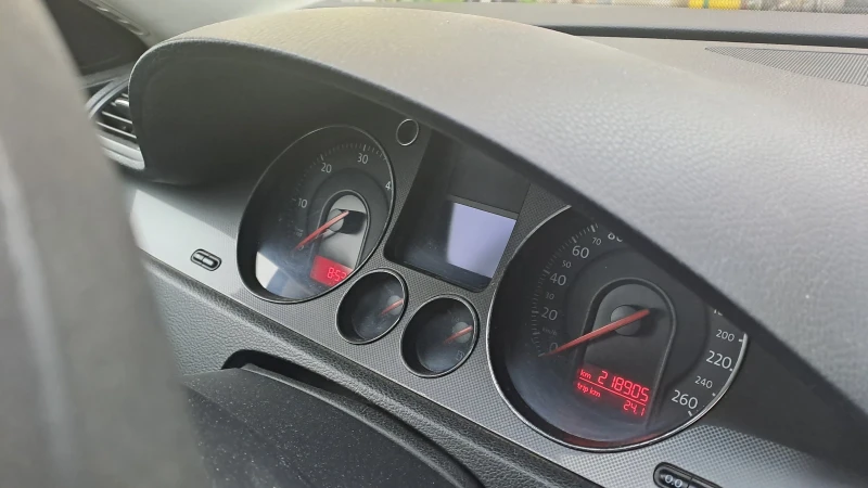 VW Passat 6, снимка 15 - Автомобили и джипове - 51484169