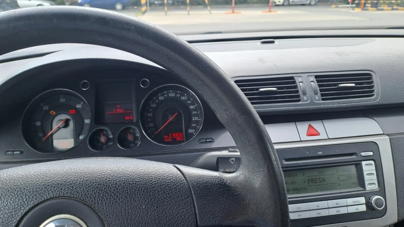 VW Passat 6, снимка 5 - Автомобили и джипове - 51484169