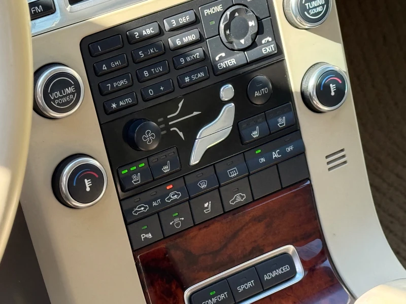 Volvo S80 4.4 V8* Обдухване* Dynaudio* Шибидах* Безключово, снимка 13 - Автомобили и джипове - 51498275