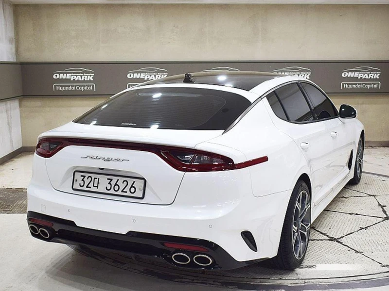 Kia Stinger 2.0 Turbo 2WD * НАЙ-ДОБРА ЦЕНА В БЪЛГАРИЯ* , снимка 3 - Автомобили и джипове - 51967277