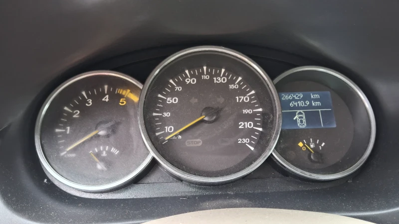 Renault Fluence 1.5 , снимка 6 - Автомобили и джипове - 51967315