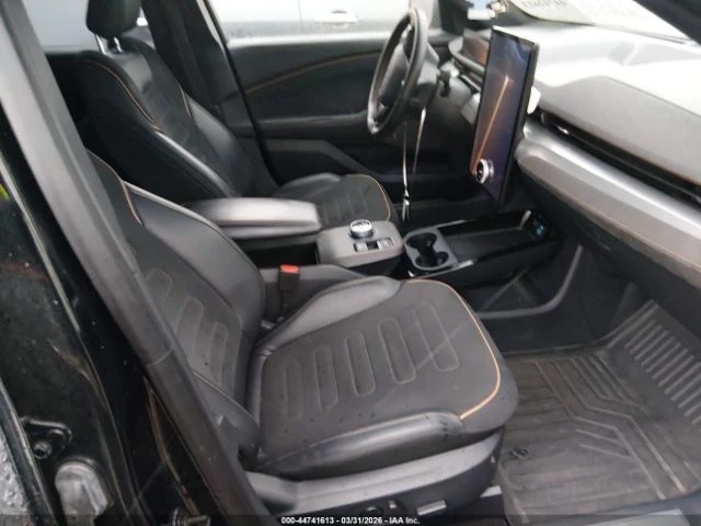 Ford Mustang Mach-E GT | AWD | Камера | Кожен Салон | Digital Cockpit, снимка 5 - Автомобили и джипове - 54629275