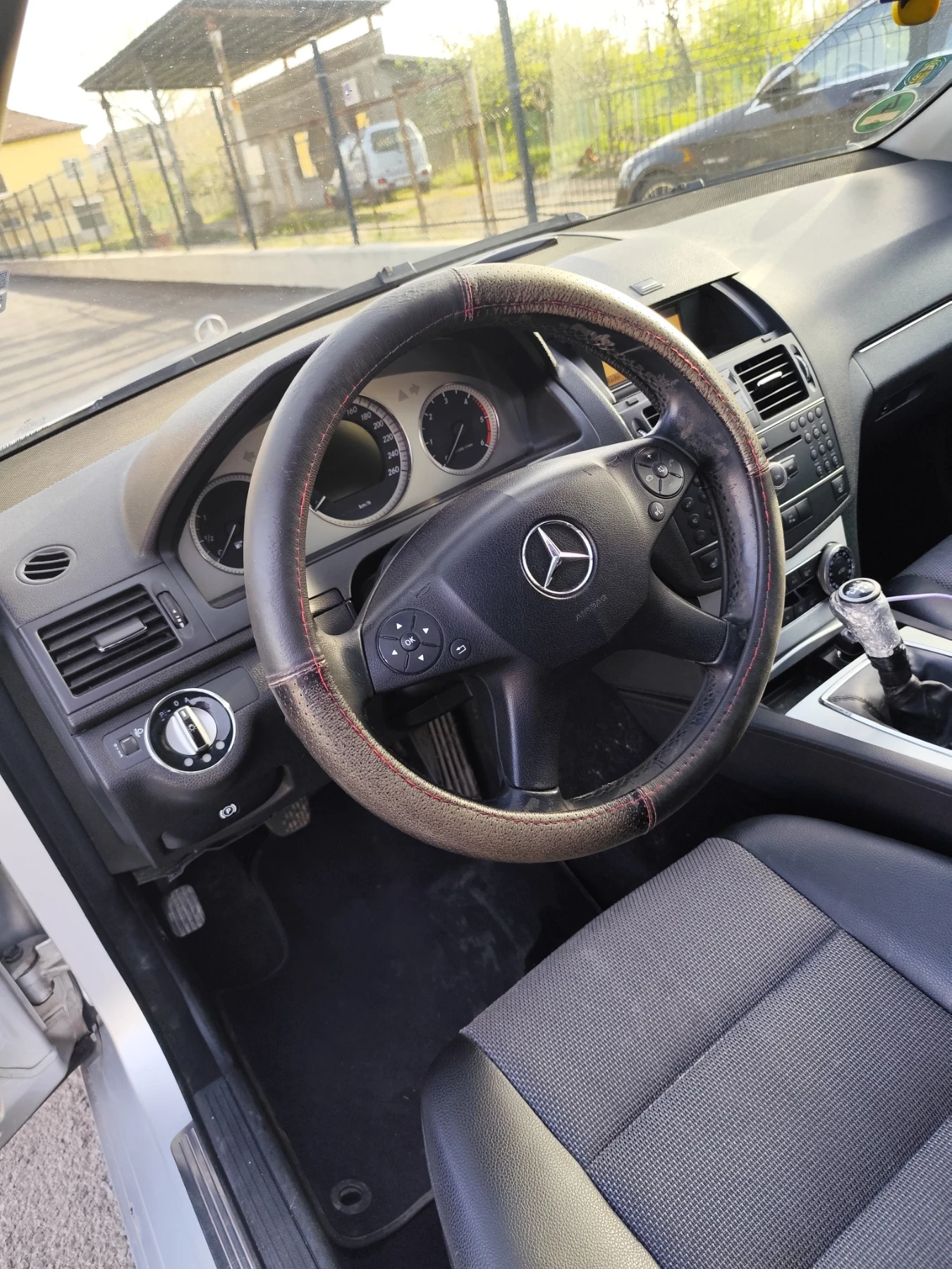 Mercedes-Benz C 220 2.2 - изображение 8