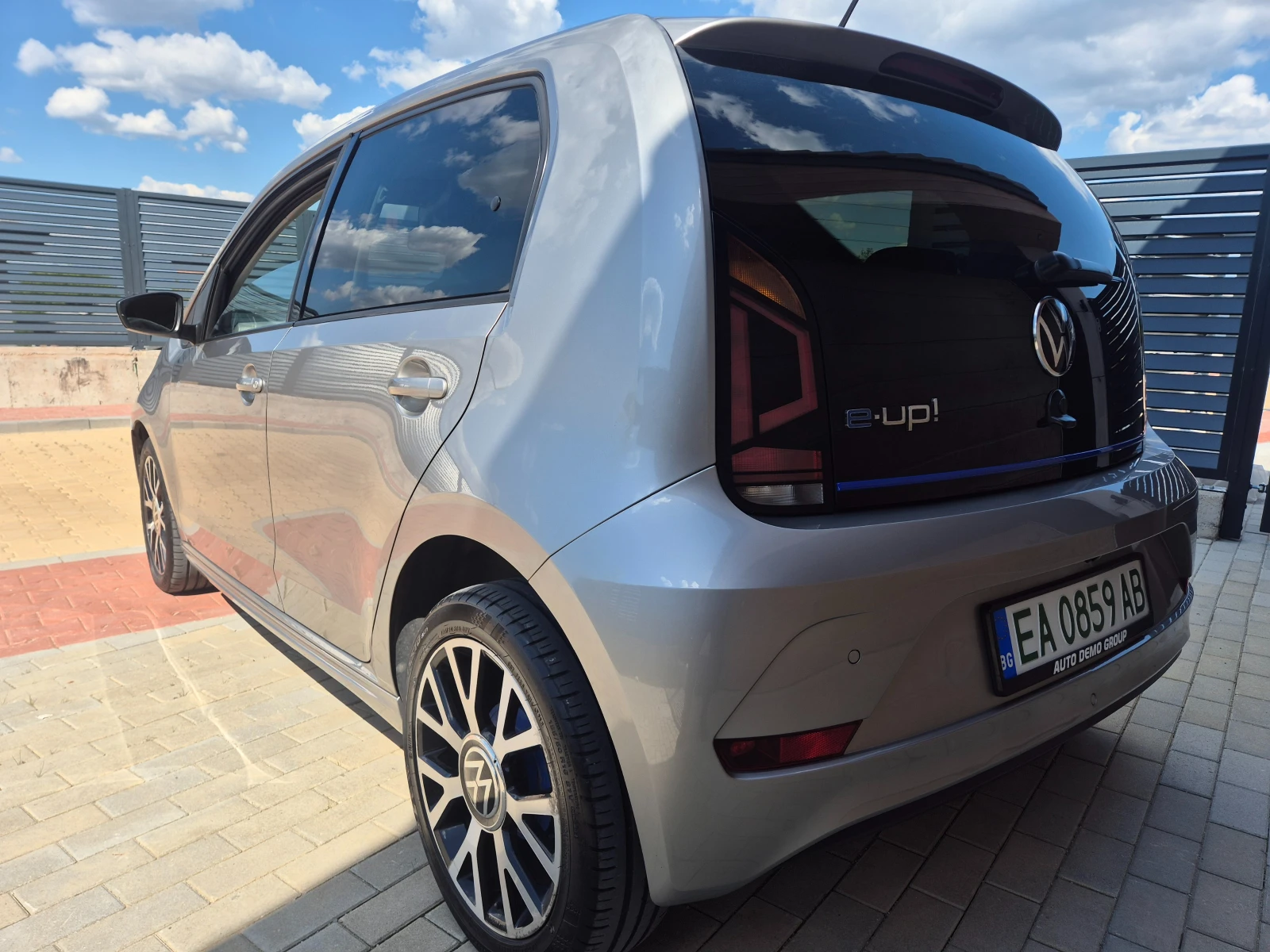 VW Up Up, снимка 3 - Автомобили и джипове - 54437380