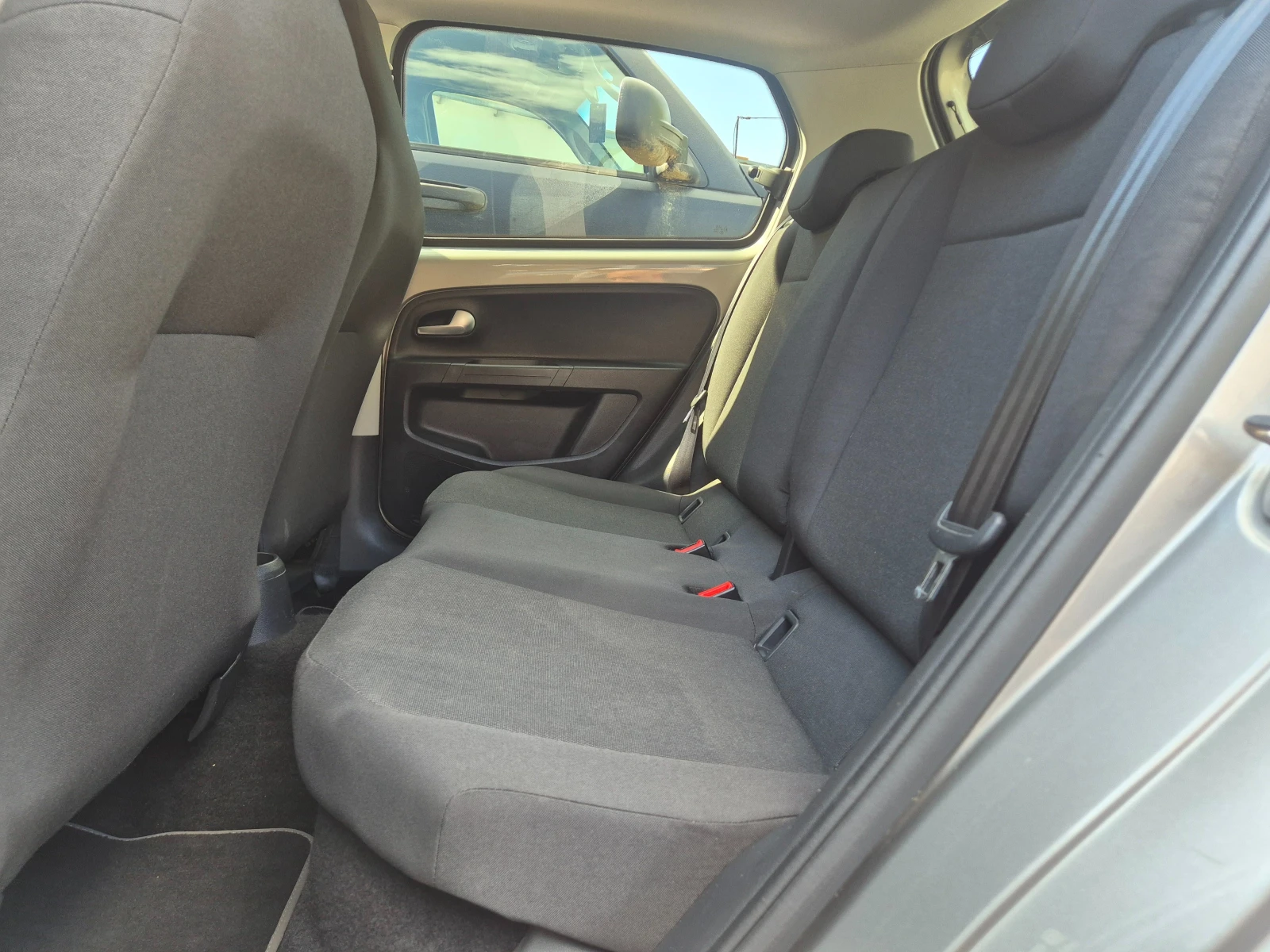 VW Up Up, снимка 5 - Автомобили и джипове - 54437380