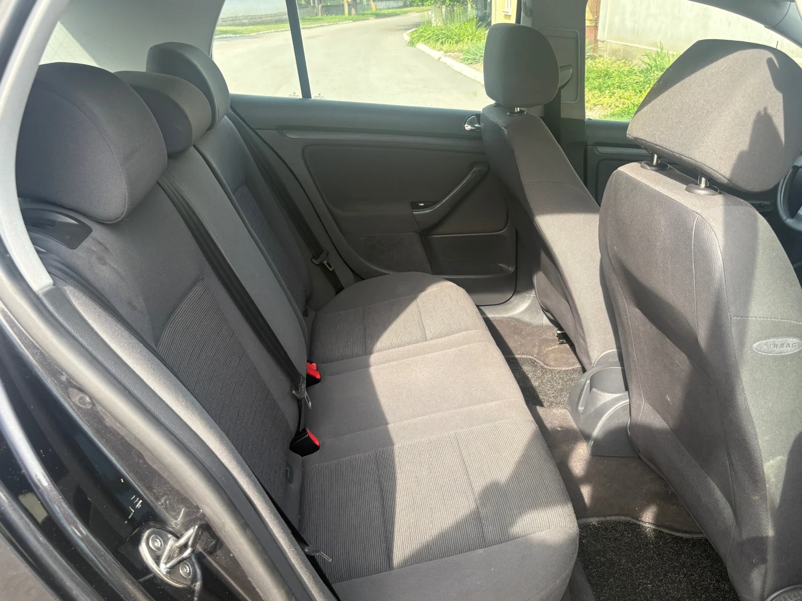 VW Golf 1.9 TDI NAVI, снимка 15 - Автомобили и джипове - 54790544