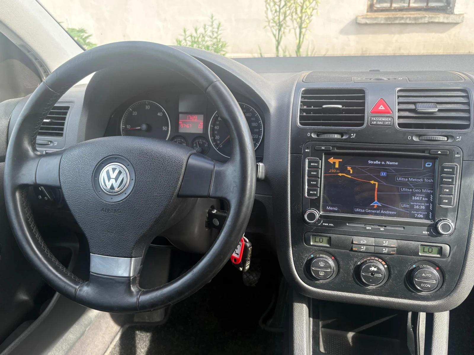 VW Golf 1.9 TDI NAVI, снимка 11 - Автомобили и джипове - 54790544