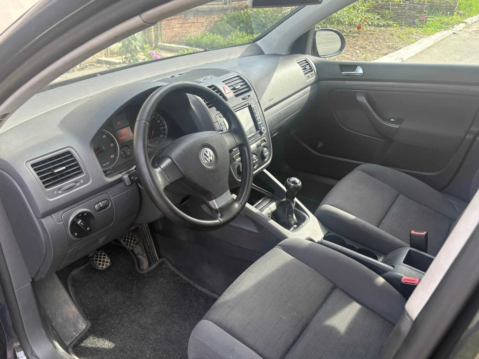 VW Golf 1.9 TDI NAVI, снимка 12 - Автомобили и джипове - 54790544