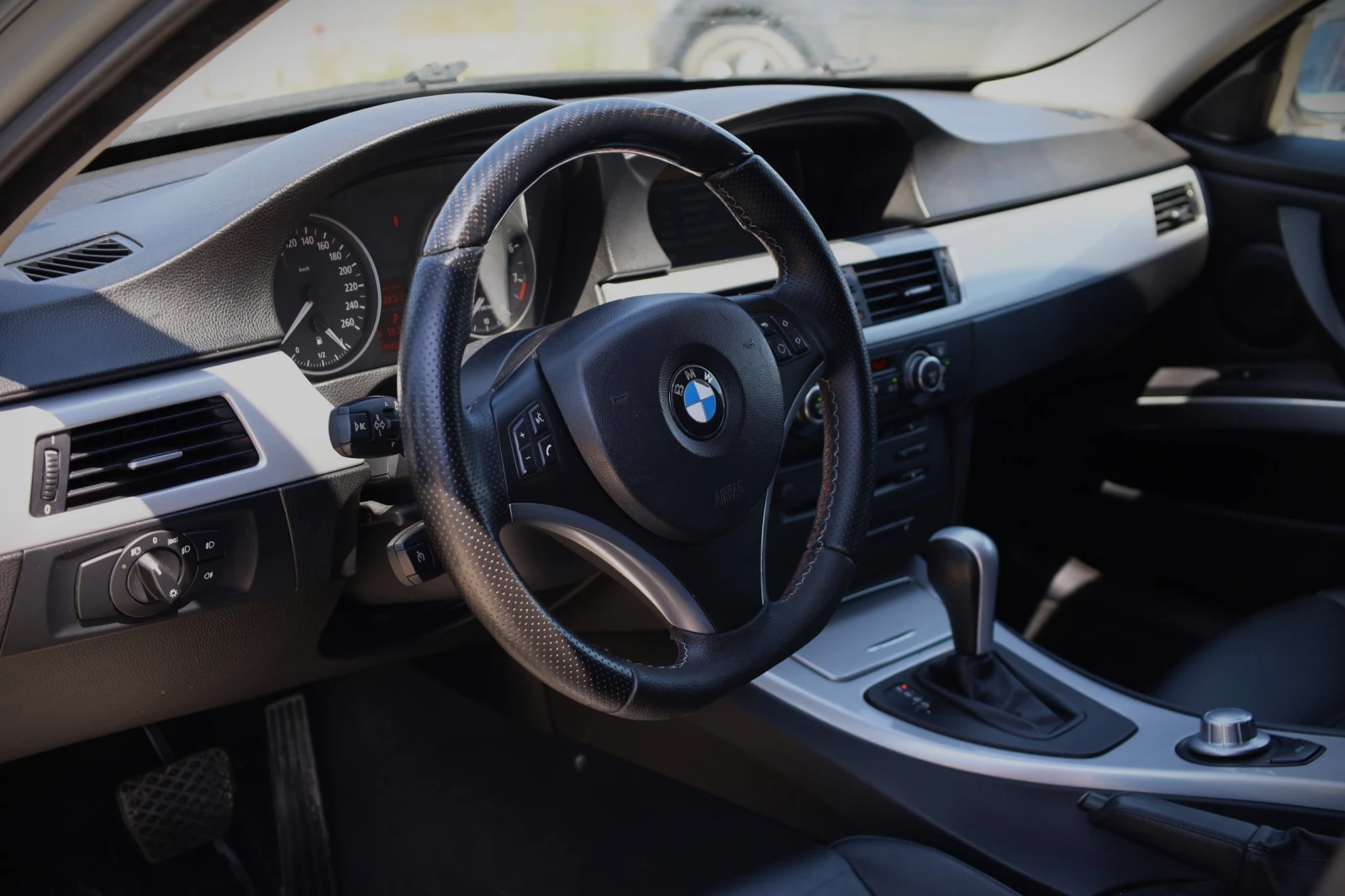 BMW 325 2.5 Бензин, снимка 13 - Автомобили и джипове - 54475455