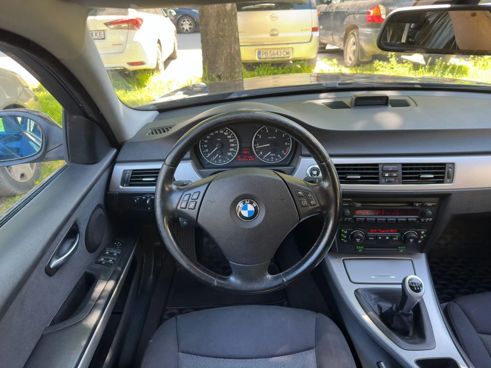 BMW 318 Автопилот/Подгреви/Климатроник/Парктроник, снимка 9 - Автомобили и джипове - 54572281