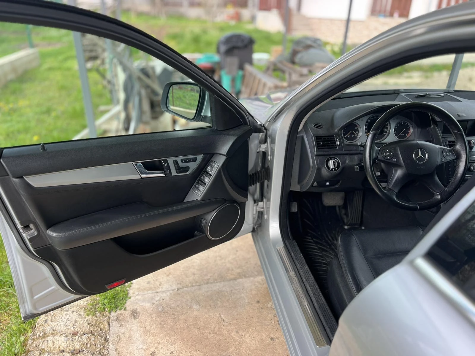 Mercedes-Benz C 200, снимка 8 - Автомобили и джипове - 54882122