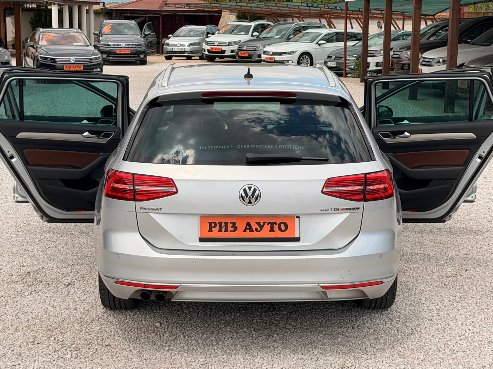 VW Passat 2.0TDI* NAVI* 4X4* DIGITAL* , снимка 8 - Автомобили и джипове - 55170793