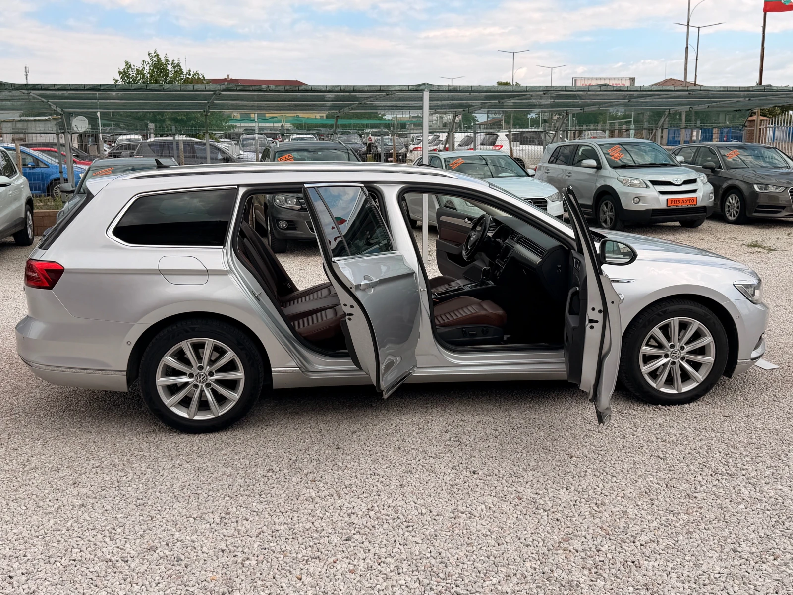 VW Passat 2.0TDI* NAVI* 4X4* DIGITAL* , снимка 6 - Автомобили и джипове - 55170793