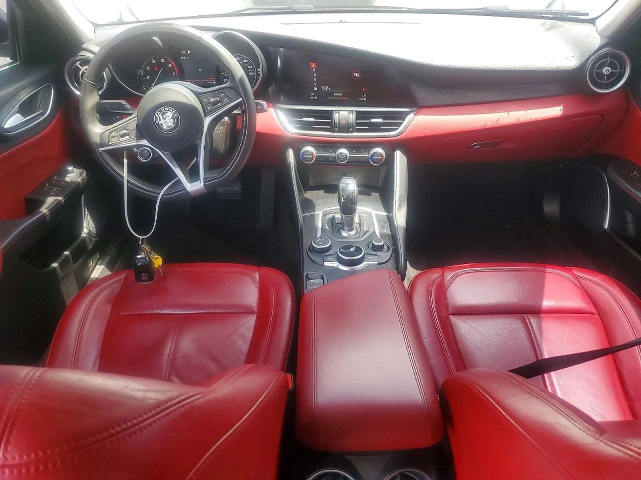 Alfa Romeo Giulia * Q4* КОЖА* ПОДГРЕВ* NAVI* LED* , снимка 8 - Автомобили и джипове - 55245657