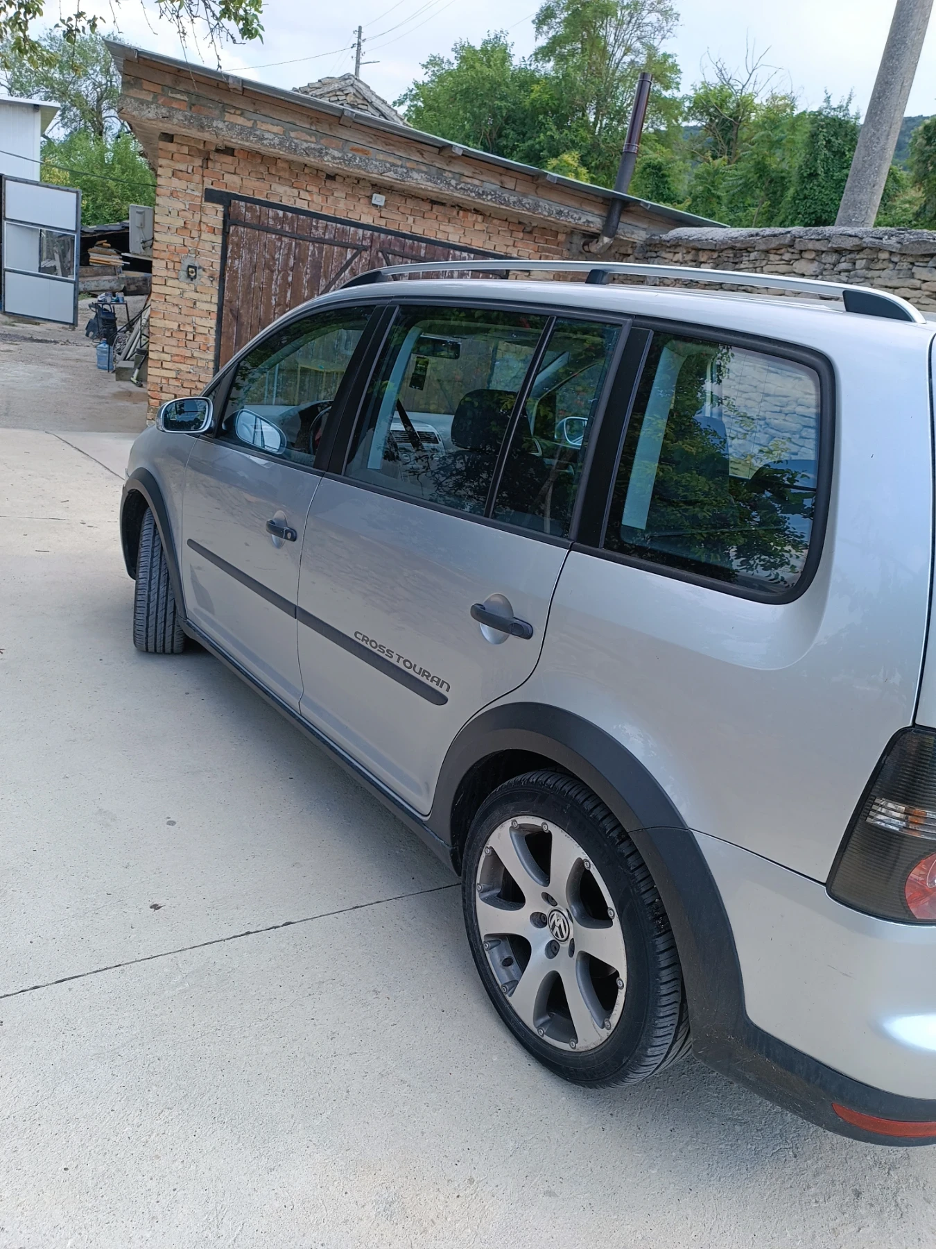 VW Touran 2.0 tdi BMM, снимка 4 - Автомобили и джипове - 55494103