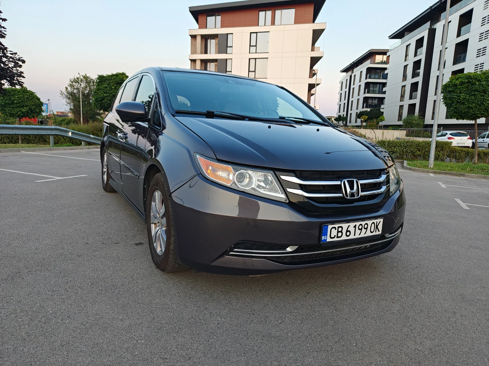 Honda Odyssey EX-L, снимка 2 - Автомобили и джипове - 55578813