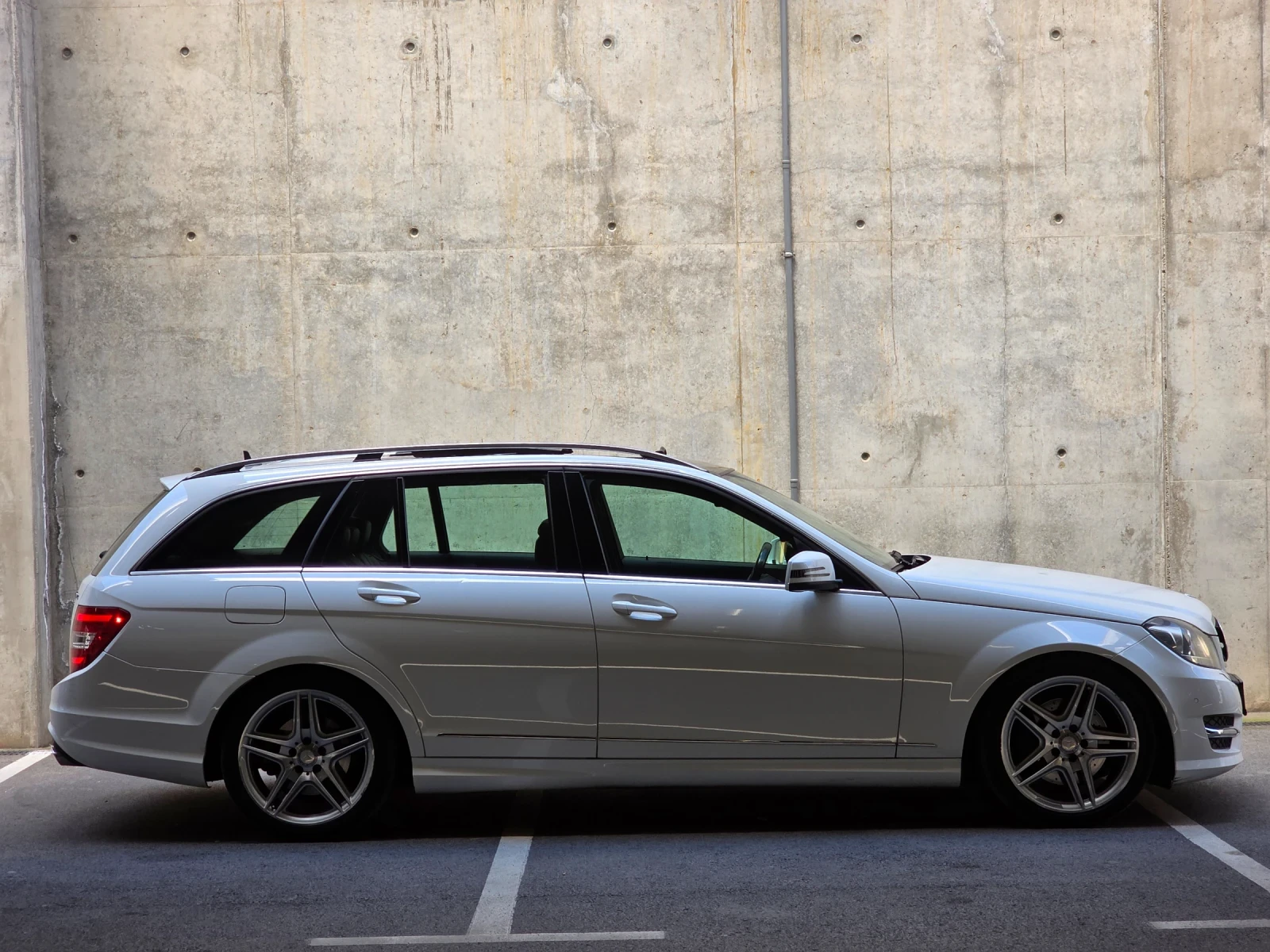 Mercedes-Benz C 350 AMG 4Matic 7G Tronic+ , снимка 4 - Автомобили и джипове - 56180760