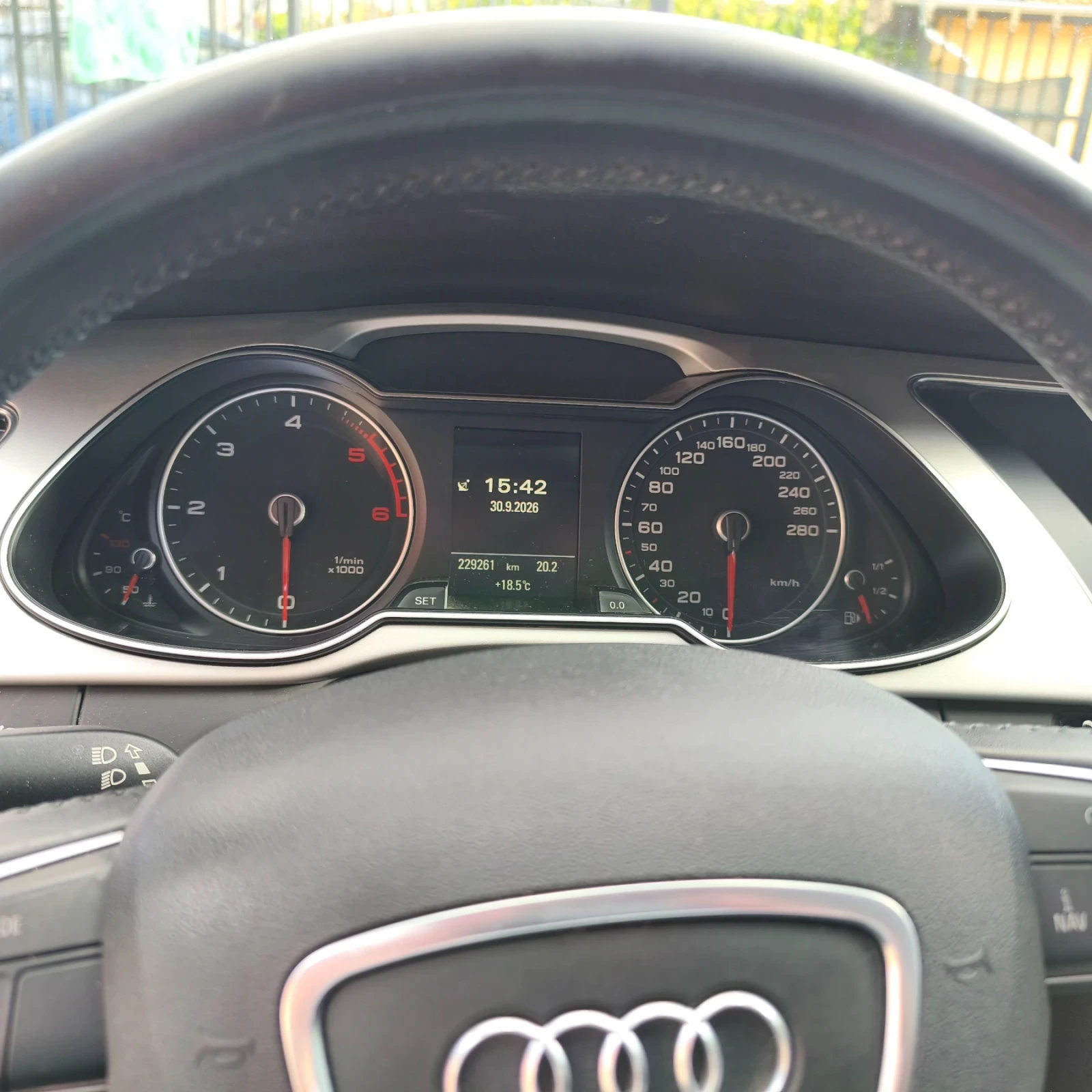 Audi A4 2.0Tdi140кс 2015год., снимка 11 - Автомобили и джипове - 56299227