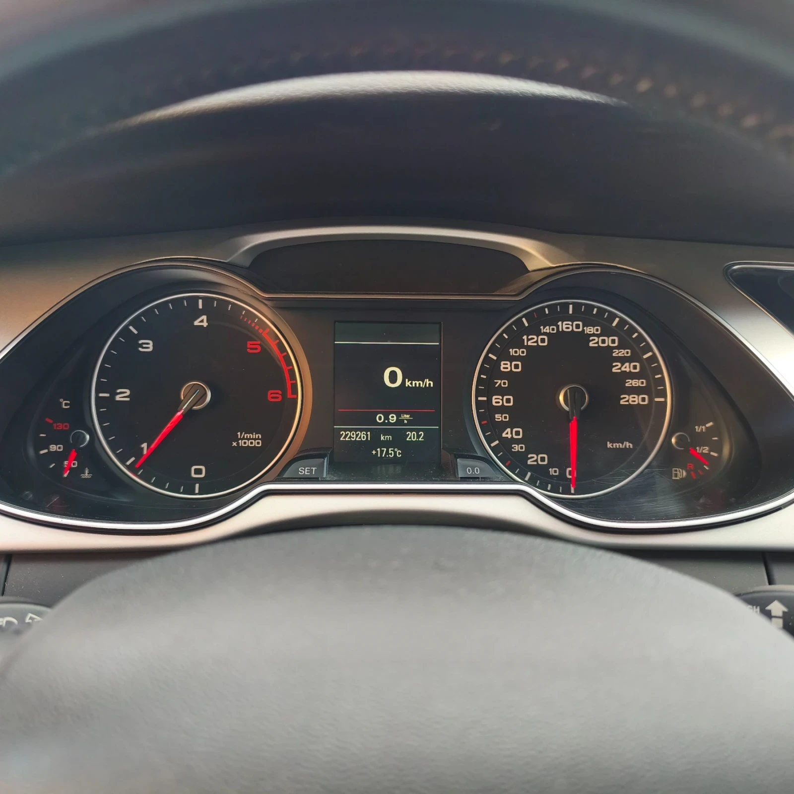 Audi A4 2.0Tdi140кс 2015год., снимка 7 - Автомобили и джипове - 56299227