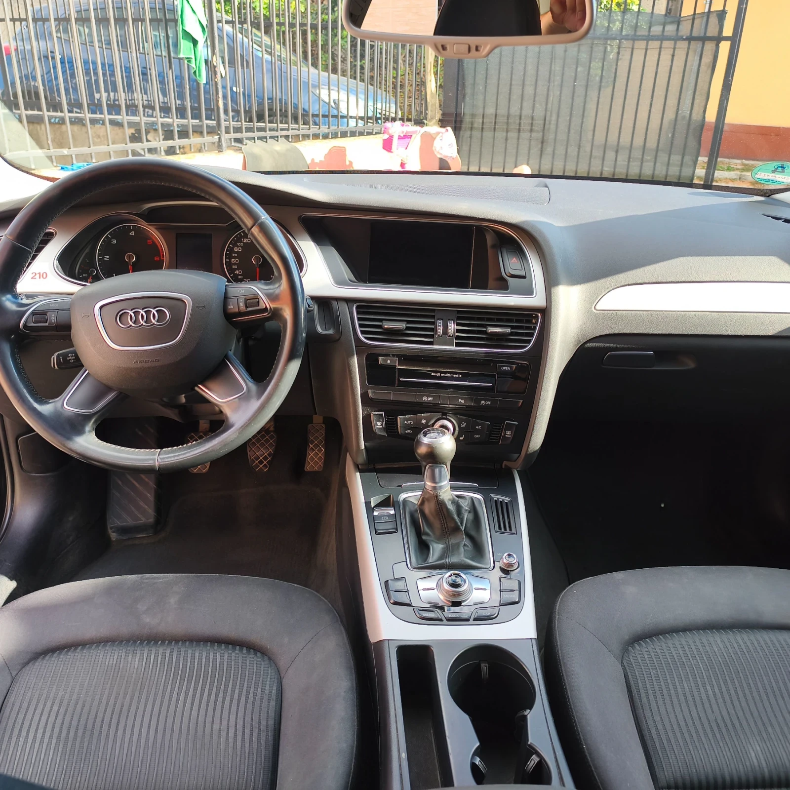 Audi A4 2.0Tdi140кс 2015год., снимка 15 - Автомобили и джипове - 56299227