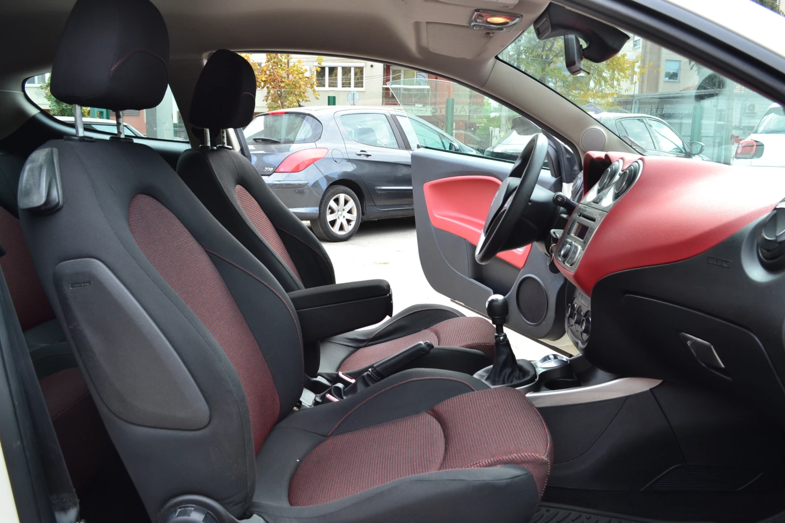 Alfa Romeo MiTo 1.4I, снимка 12 - Автомобили и джипове - 56438428