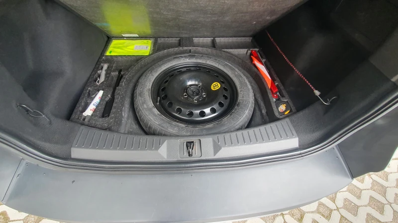 Ford Kuga AWD, снимка 10 - Автомобили и джипове - 53580694