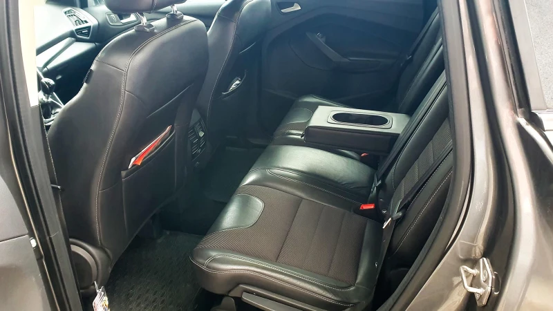 Ford Kuga AWD, снимка 8 - Автомобили и джипове - 53580694