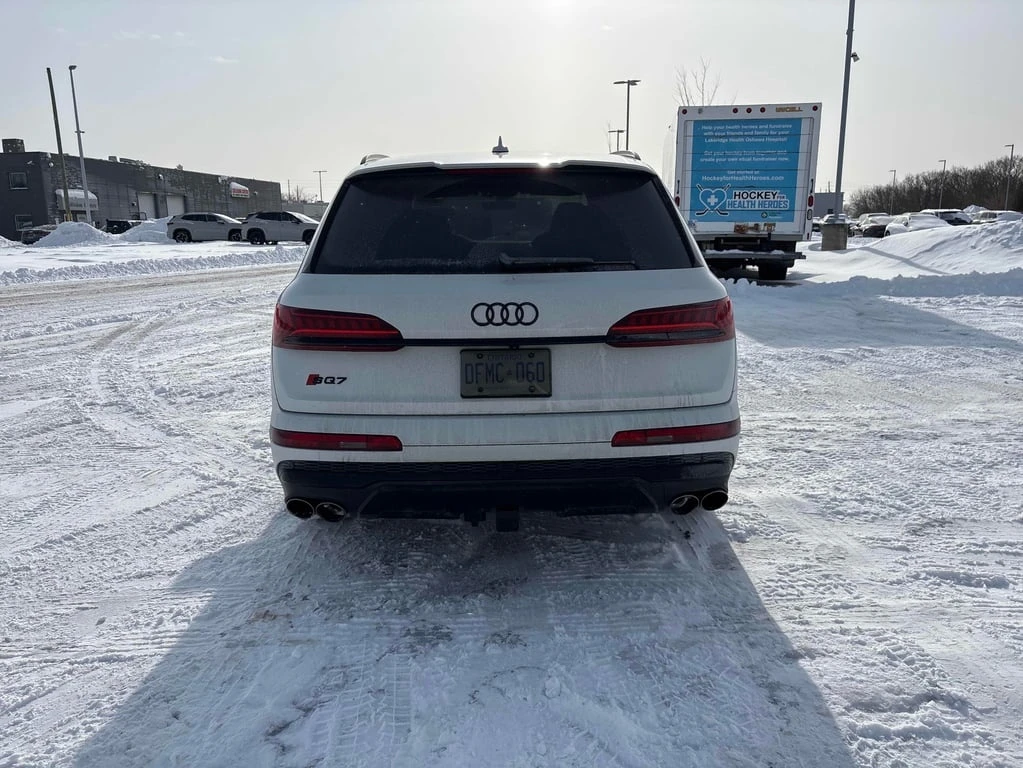 Audi SQ7 4.0 TFSI quattro* ДИСТРОНИК* 360 КАМЕРИ - изображение 5