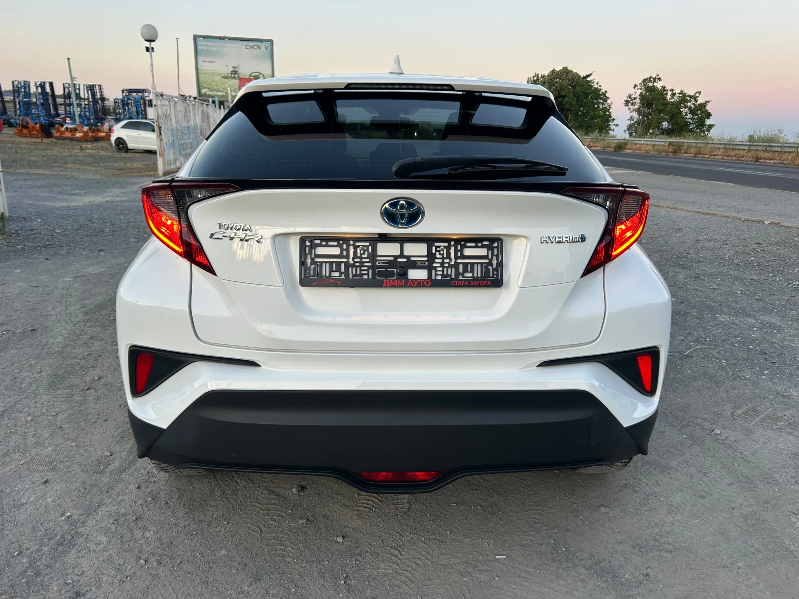 Toyota C-HR HYBRID / FACELIFT / ЕВРО6 / YOUTUBE / WAZE, снимка 6 - Автомобили и джипове - 54846526