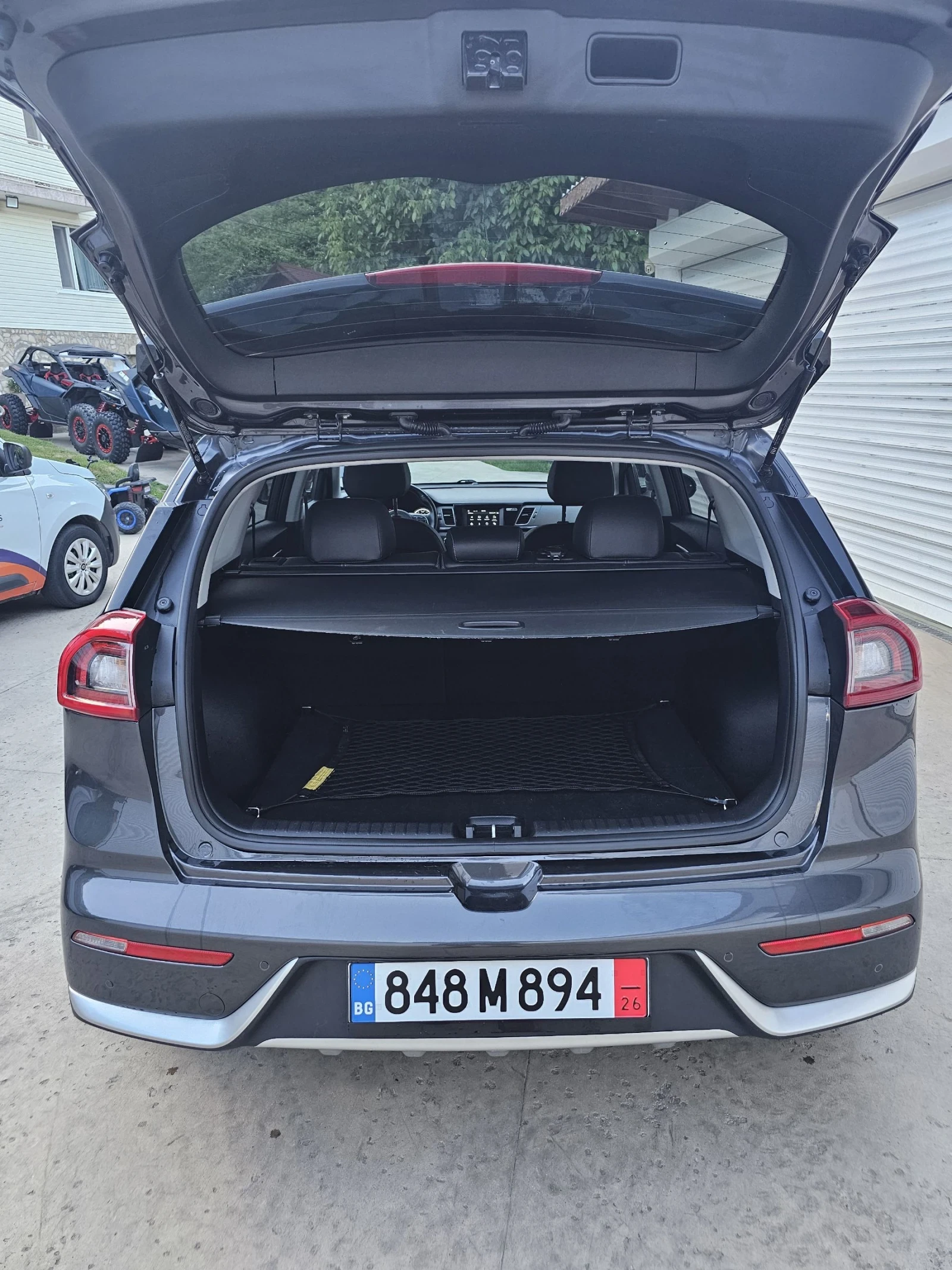 Kia Niro, снимка 14 - Автомобили и джипове - 54904549