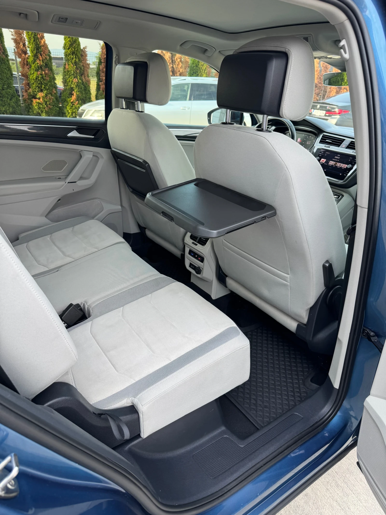VW Tiguan 2.0 TDI 7 местен 4х4 лизинг 100 процента одобрение, снимка 10 - Автомобили и джипове - 55137148