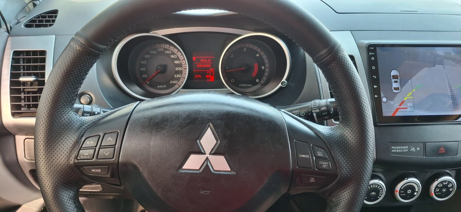 Mitsubishi Outlander, снимка 8 - Автомобили и джипове - 55954560
